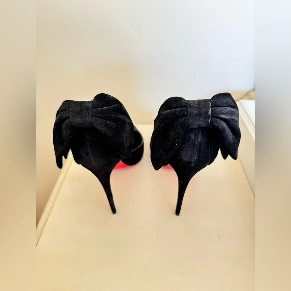 COPY - Christian Louboutin Rabakate Black Suede Pump with Bow - Picture 9 of 12